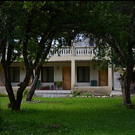 Garden House Mestia Bagian luar foto
