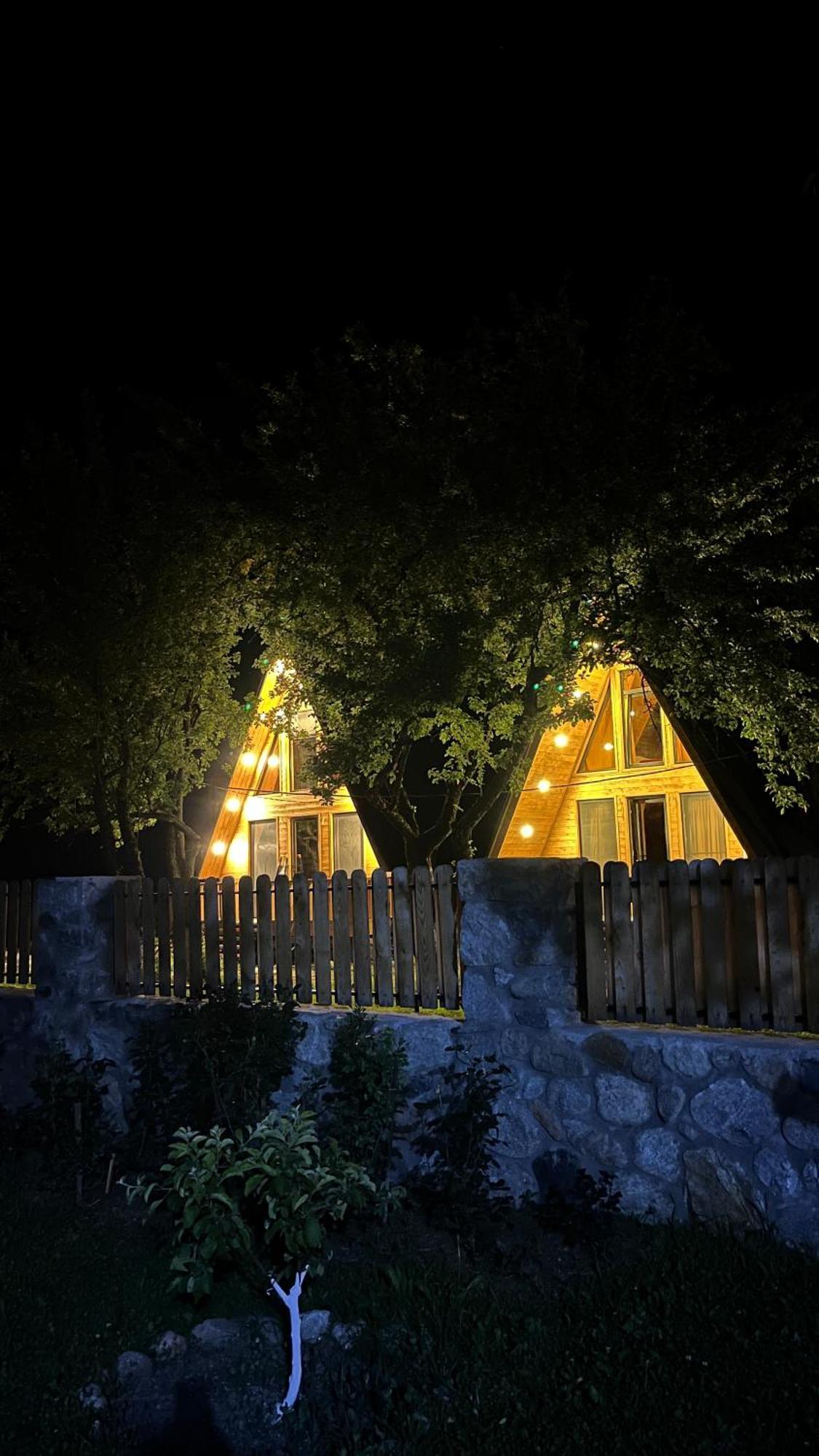 Garden House Mestia Bagian luar foto