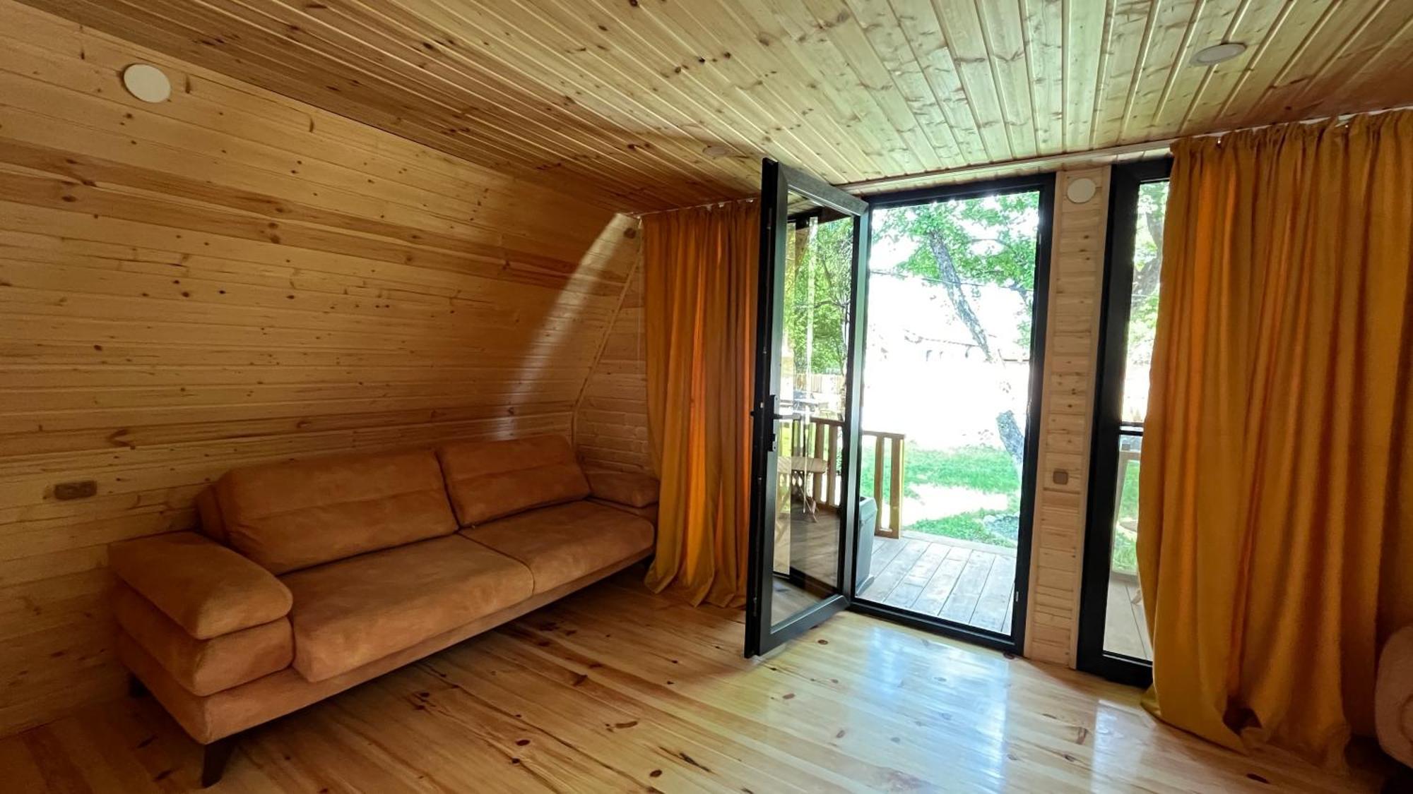 Garden House Mestia Bagian luar foto